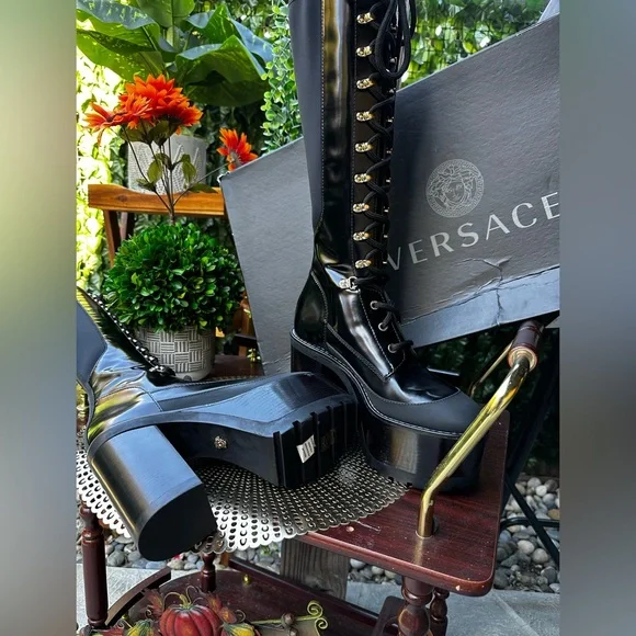 Stunning Versace Medusa Boots 💕 - Picture 3 of 16